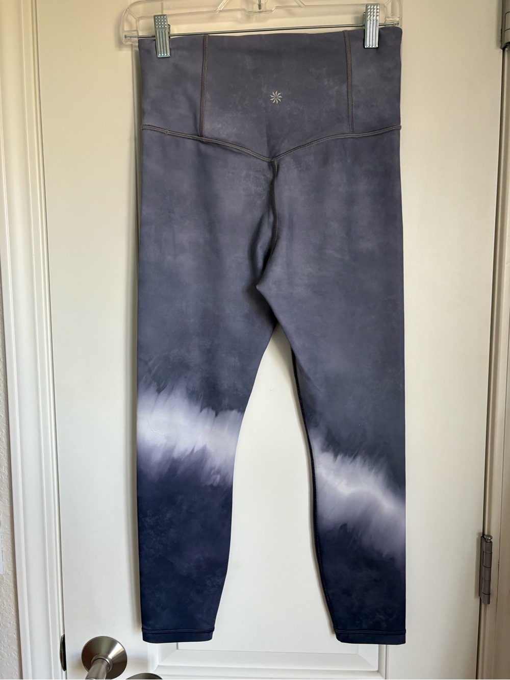 be Athleta Elation Watercolor Stripe 7/8 Tight Leggings - Size S
